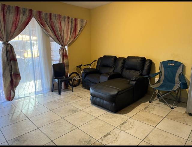 3 BEDROOM APARTMENT FOR SALE IN WATERVAL EAST